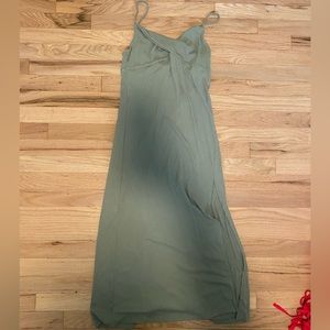 Aritizia Wilfred Free Midi Dress